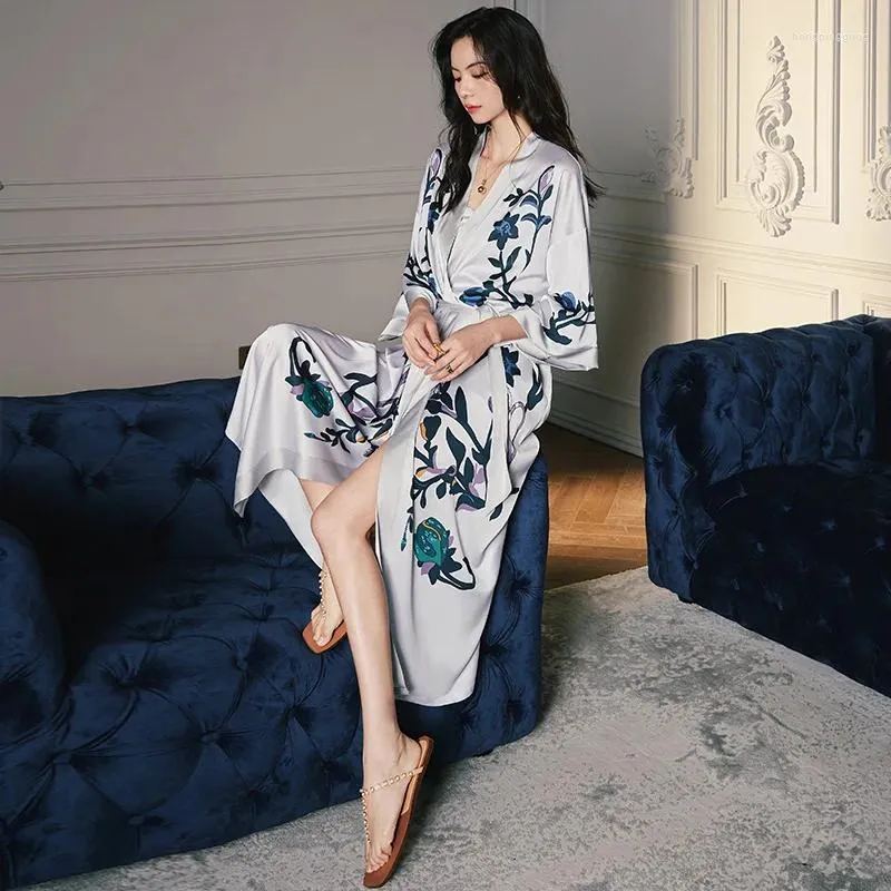 Kvinnors sömnkläder 2023 Nightgown Spring/Summer Ice Silk Satin Morning Robe Home Clothes Luxury Nightwear Casual Wear