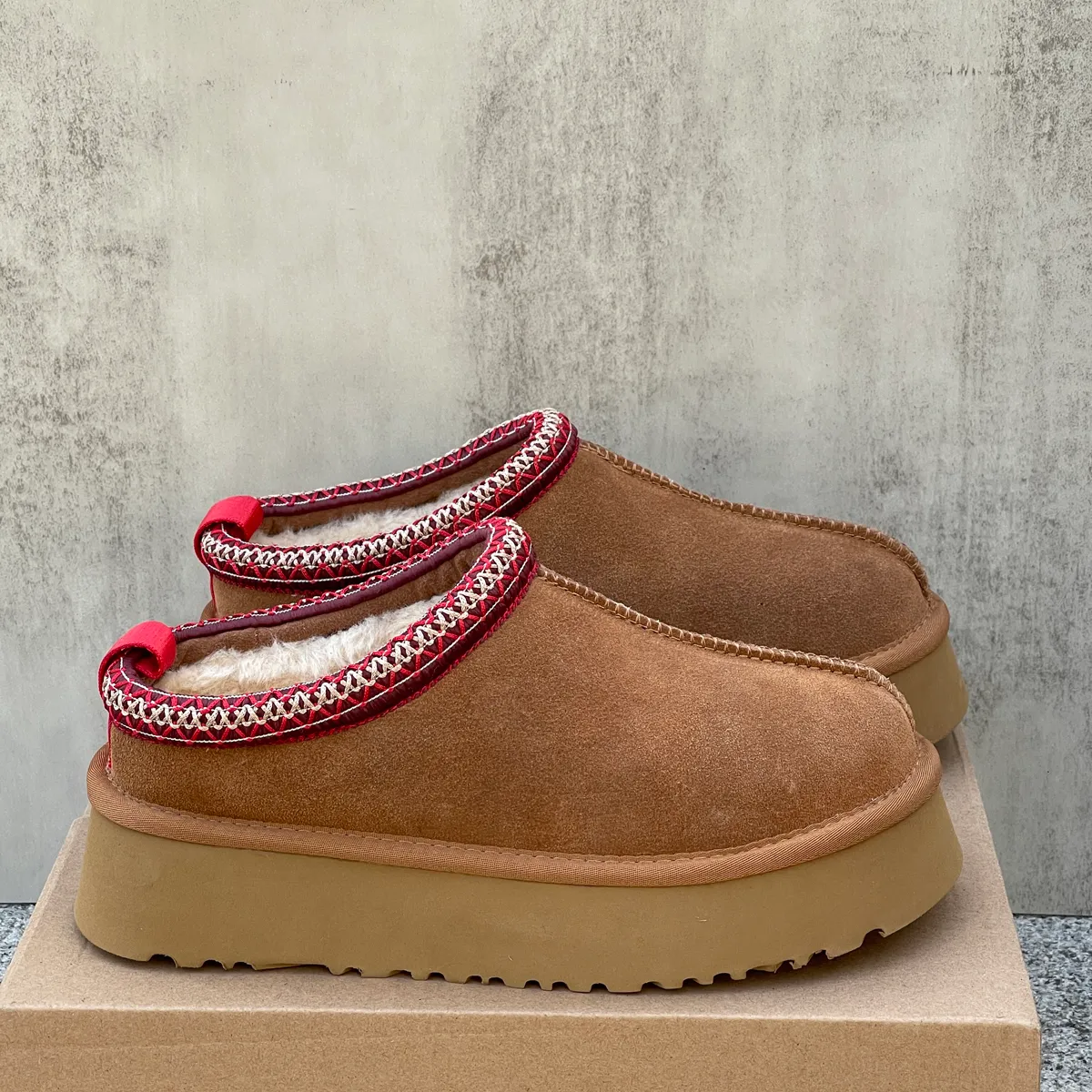 Tasman Pantoufles En Fourrure De Châtaigne Diapositives En Peau De Mouton Shearling Tazz Nouvelles Mules Femmes Hommes Ultra Mini Plateforme Botte Chaussures À Enfiler En Daim Confort Supérieur Automne Hiver