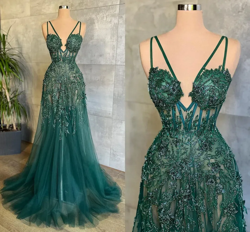 2023 Dark Green Prom Dresses Designer Illusion Beaded Applique Tulle Straps V Neck Custom Made Evening Gown Formal OCN Wear Vestidos Plus Size 401 401