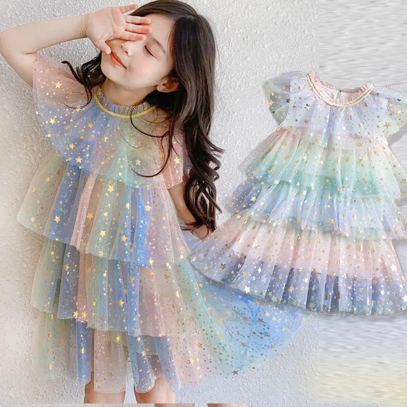 Robes de fille Robe de fille Vêtements pour enfants Mode Robe de gâteau de couleur arc-en-ciel Jupe Tutu Robe de licorne pentagramme pailletée 230403