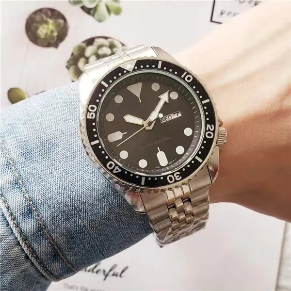 2023 Exquisite Glow Watch Craft Coke Bicolor Rotary Rim Quartz Essence