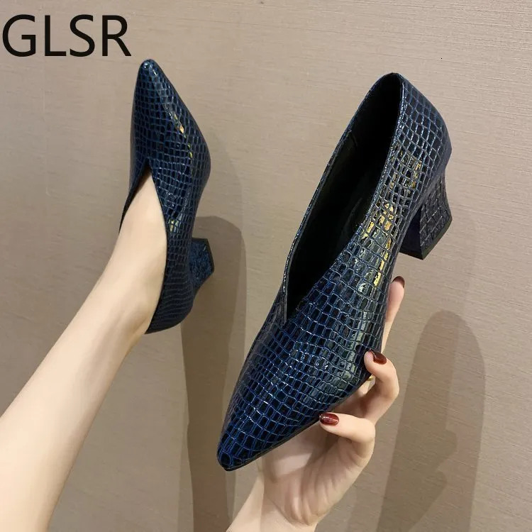 Dress Shoes Pointy V-neck Patent-leather Single Women Shoes High Heels Spring Versatile Retro Chunky Single Shoes Zapatos De Mujer Black 230403