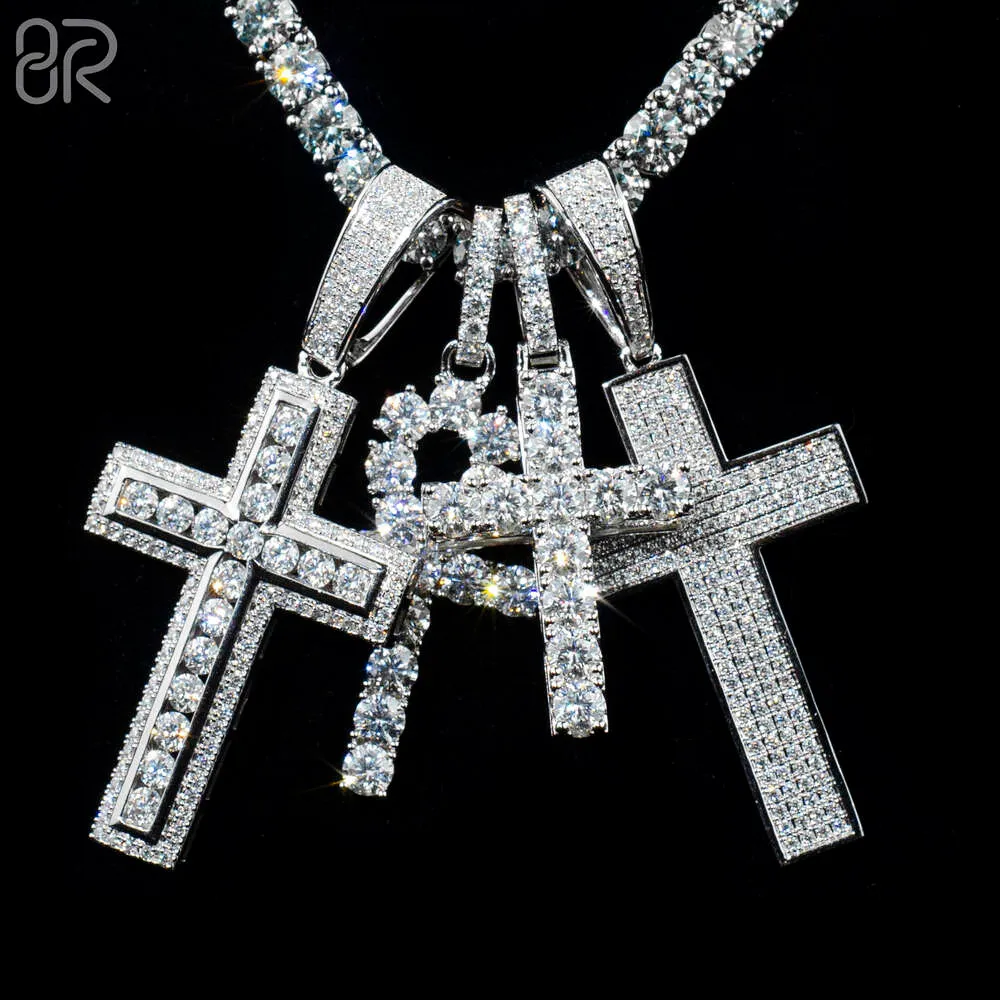 Hurtowy VVS Moissanite Diamentowy wisiorek Sterling Sier Jezus Cross for Naszyjnik Kobiety