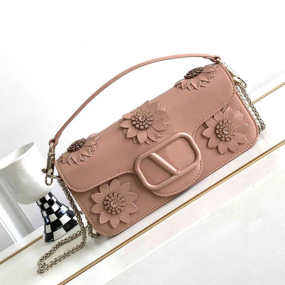 Luxury Tote Bag Cowhide Lady Purse Bag V Square Bags Designer 23 Fashion Flower Små klistermärken Loco Handbag Magnetic Single Shoulder Straddle Handheld