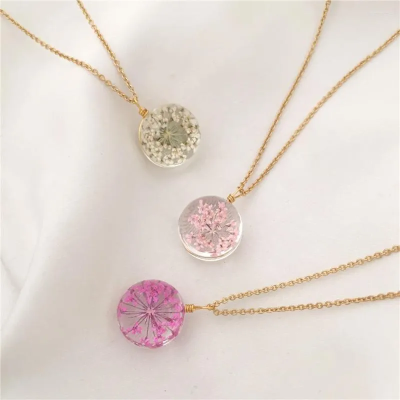 Hänge halsband härlig rosa beige blomma i rund charm halsband för kvinnor flicka elegant casual trendiga söta smycken