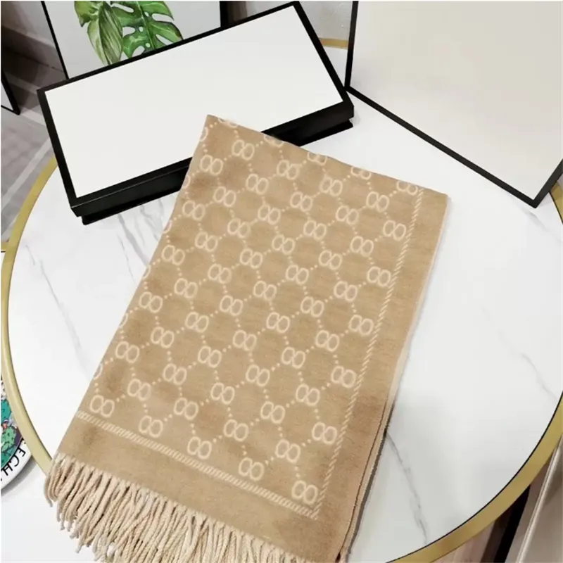 Fashion Designer Women's Cashmere Scarf Full Letter Printed Scarf Soft and Warm Touch Bag with Label Autumn Winter Long Shawl 6 Colors