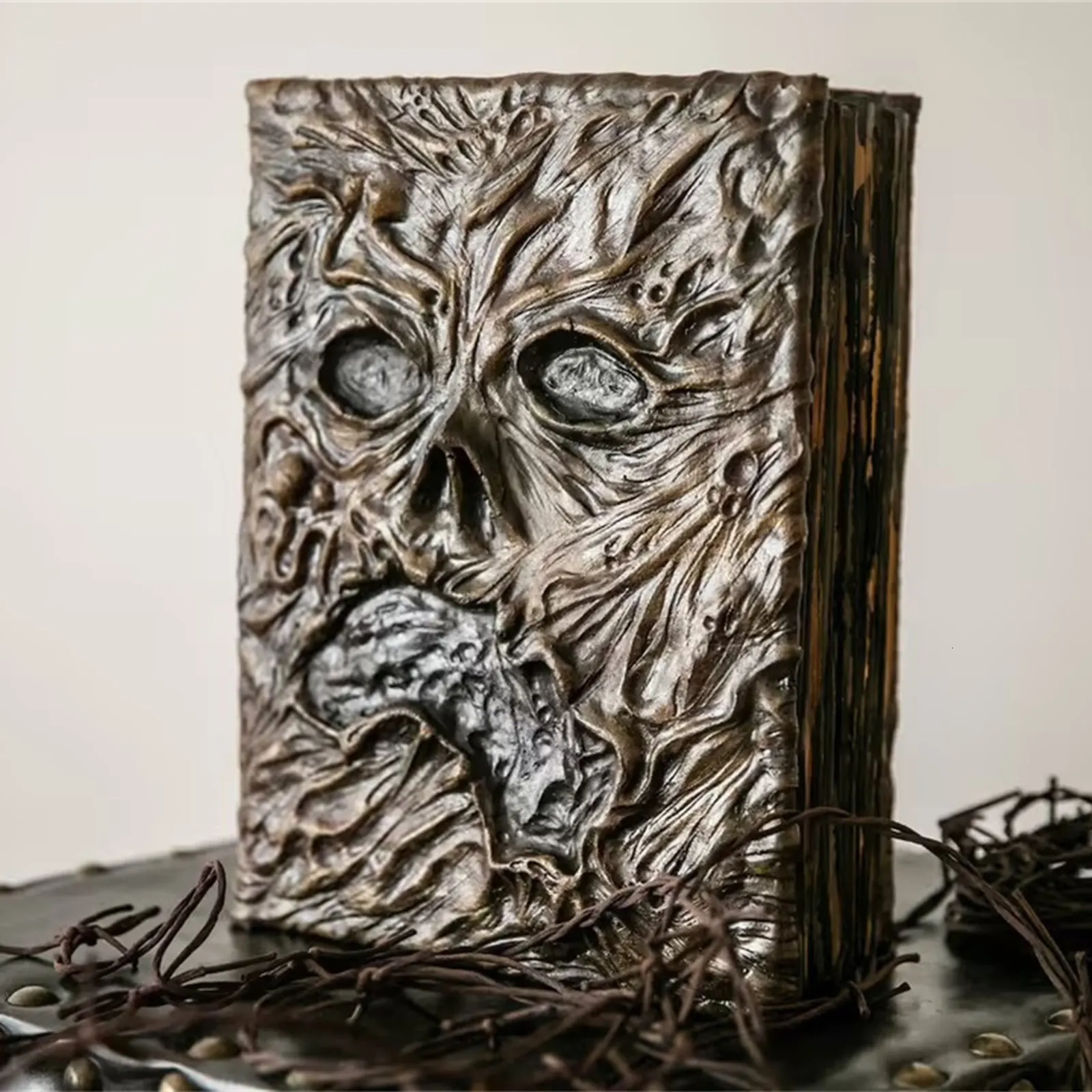 Dekorative Objekte Figuren Necronomicon Dark Magic Book Demon Evil Dead Summon Altar Ceremony Requisitensammlung Wohnzimmer Desktop-Dekoration 230403