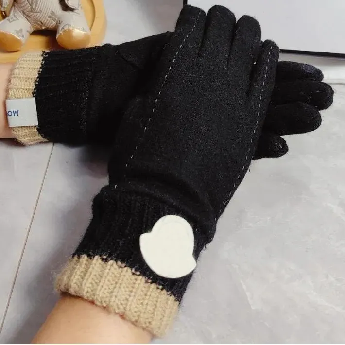 2023 Lettre classique Gants de créateurs pour femmes Gants en cuir Hiver Chaud Mitaines en peau de mouton Écran tactile Gants tricotés noirs Bonnet M-5