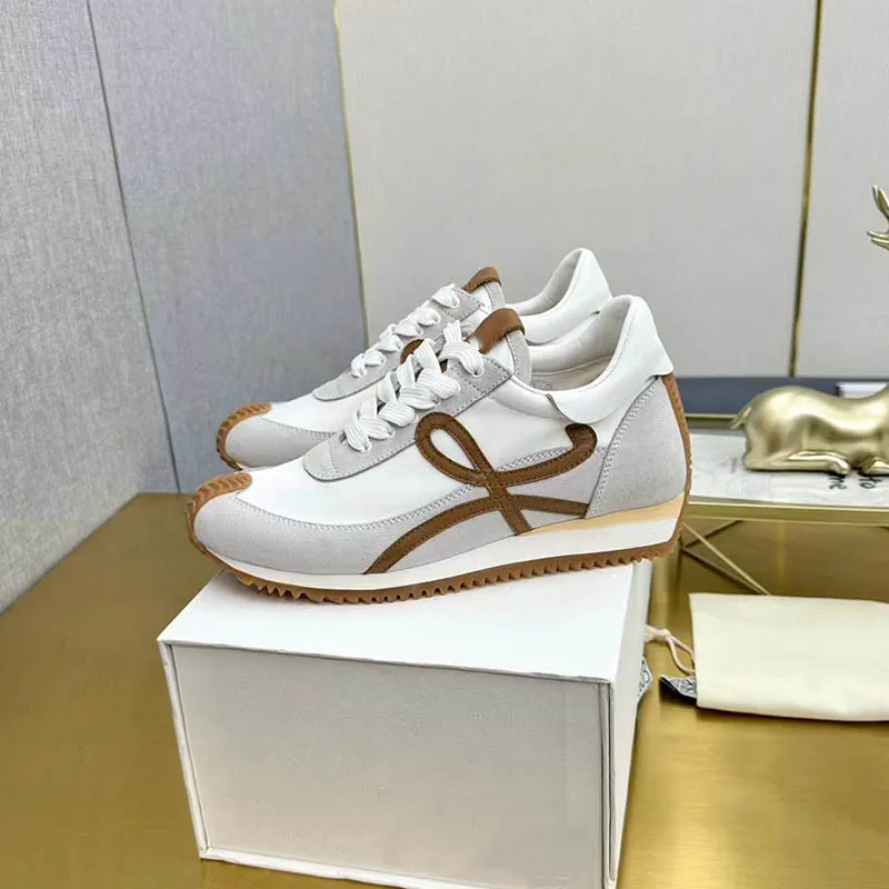 Luxury Casual Shoes Flow Runner äkta läder Suede Bekväm joggingskor Män Nylon andningsbar icke-halkgummisula sneakers bästa kvalitet unisex skor 05