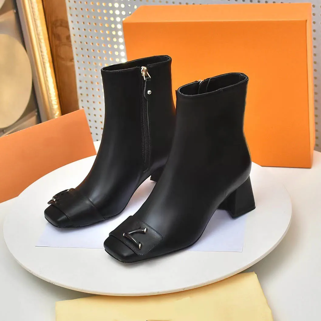 Lady Ankle Boots Designer Shake Kitten Heel Patent Leather Boot Women Luxury Dress Shoes Twist Med High Heels 5.5cm Booties V Boot Shoe 11