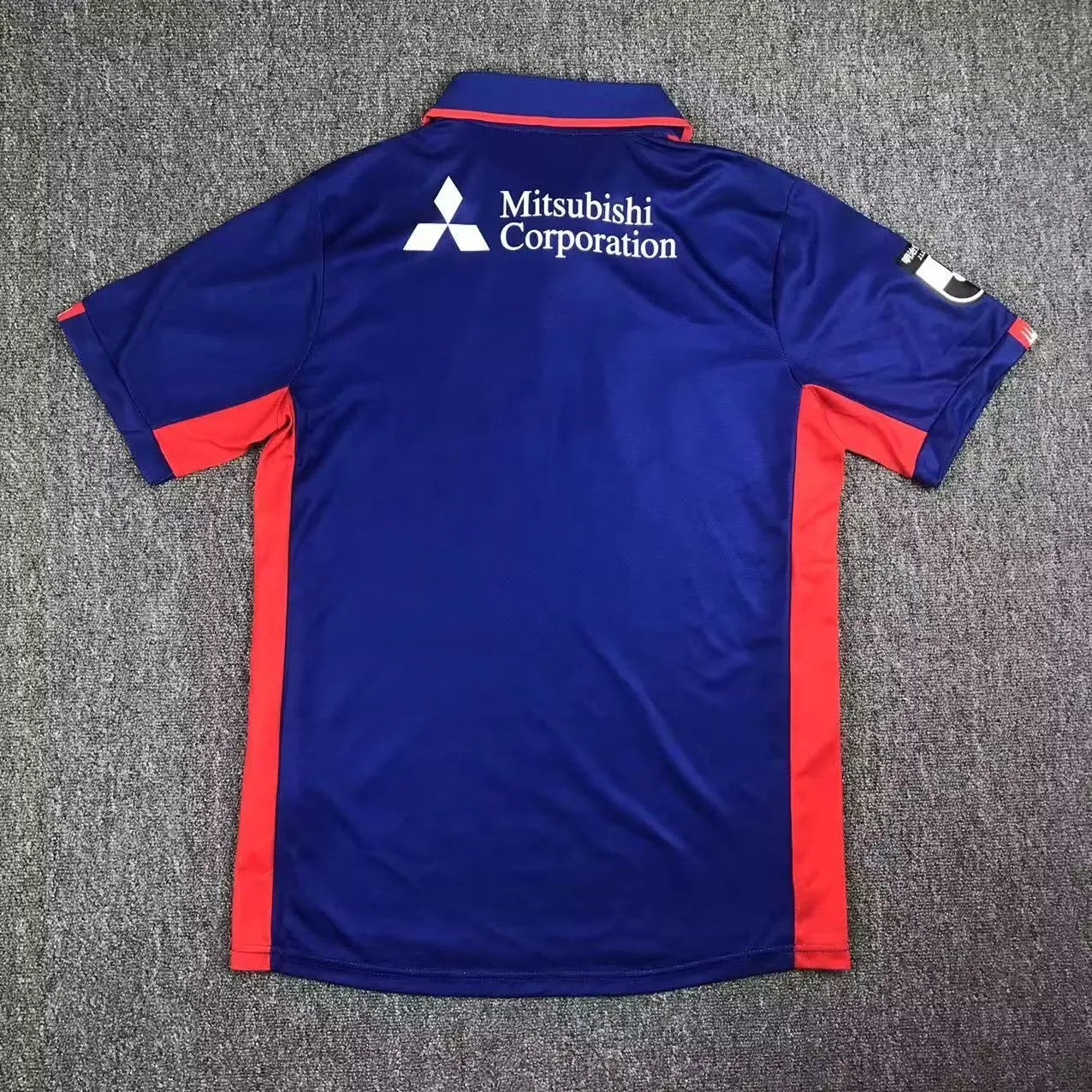 DHgate.com:/24 FC Tokyo J. League Soccer Jersey - Home