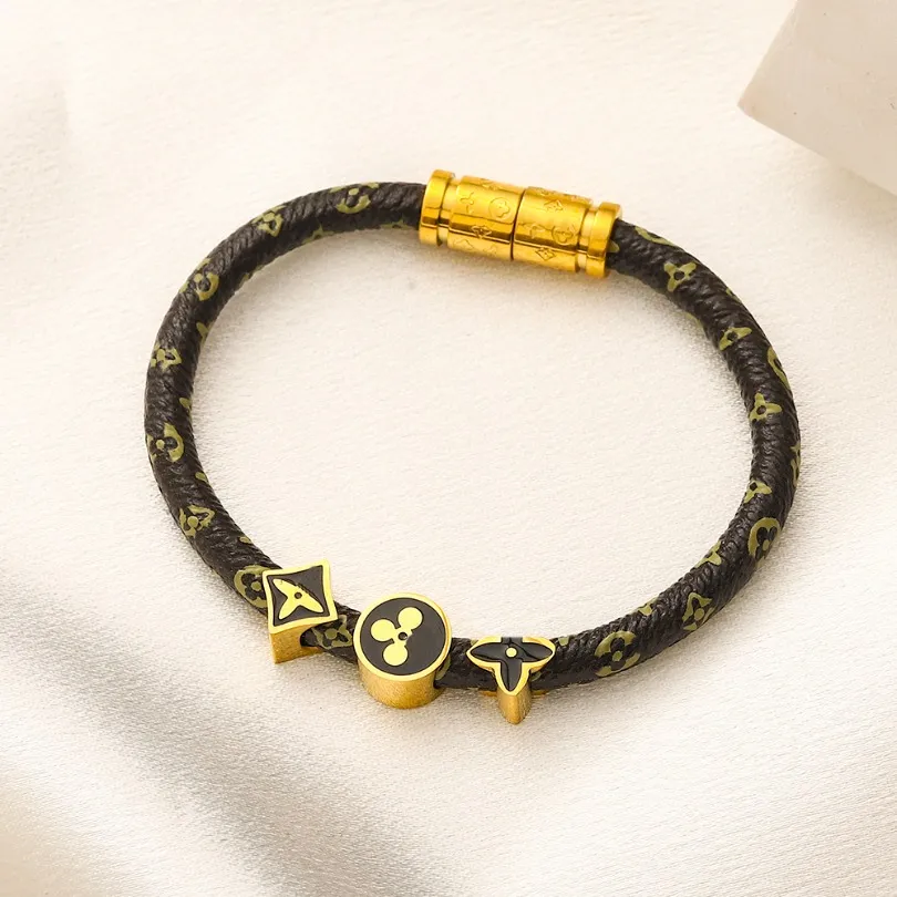Bracelet en cuir de luxe noir automne nouveau bracelet cadeau d'amour bracelet de trèfle de créateur classique conception simple famille fille cadeau d'anniversaire bijoux accessoires