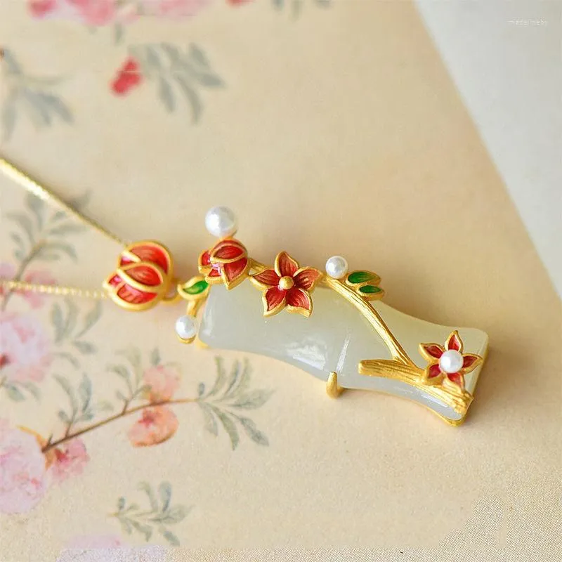 Ketten Altes Gold Handwerk Vintage Halsketten Natürliche Hetian Jade Pflaumenblüte Bambus Anhänger Ethno-Stil Schlüsselbeinkette Damenschmuck