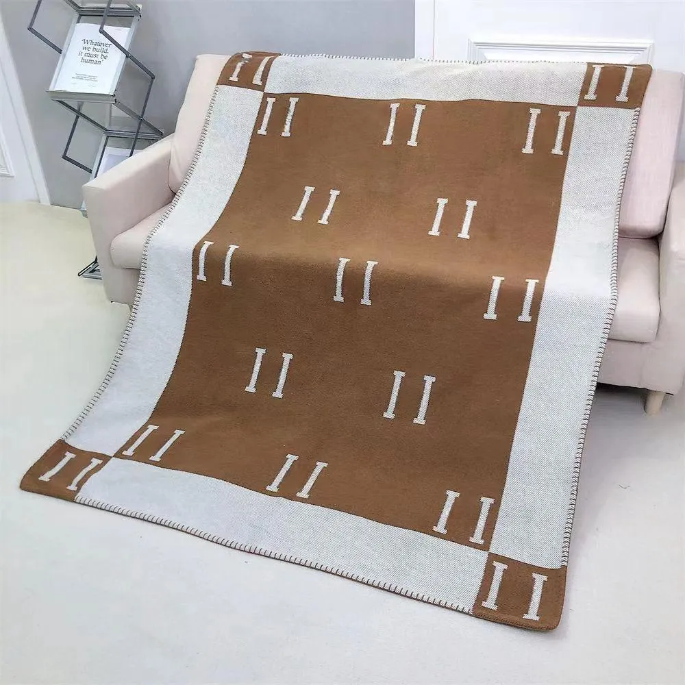 Designer Throw Sofa European Shawl Office Square Nap Air Conditioning Fashion Casual Blanket 140*175cm Best quality