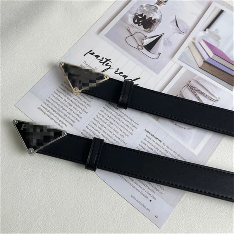 2023 Cinturón de diseñador de lujo Moda Triángulo invertido Hebilla Cinturón de cuero genuino Longitud total 110 cm Diseñadores de alta calidad Cinturones para hombres y mujeres