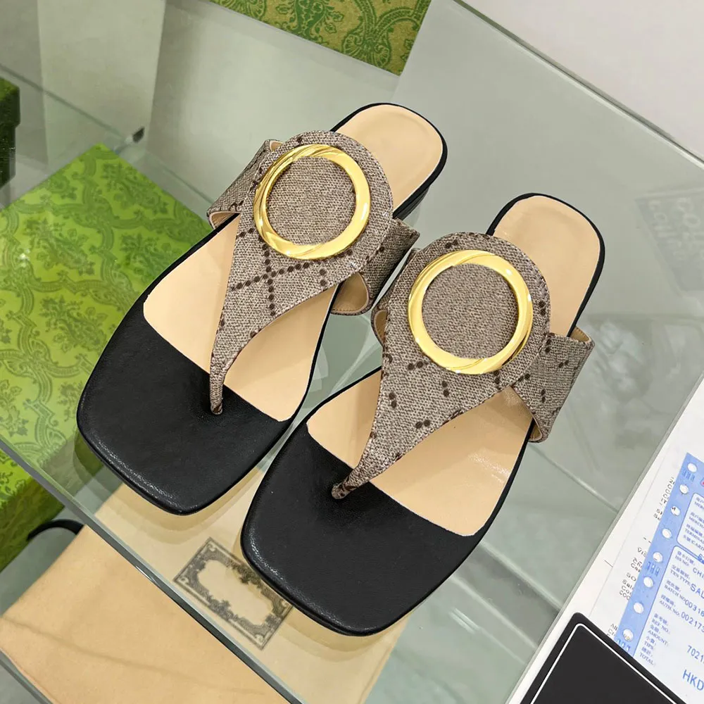 2023 New women designer leather sandal Genuine Leather Flip Flops slippers foothold ladies black g sandal rubber flat shoes designer shoe ow office sneaker with box