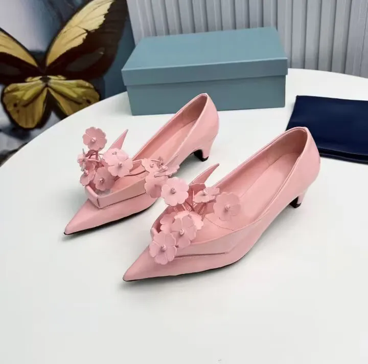 Unique Women's Wear Designer Sandals Fashion Pointed Flower Decorative Low High Heels 4cm Show Party Prom Slippers with Box 35-41