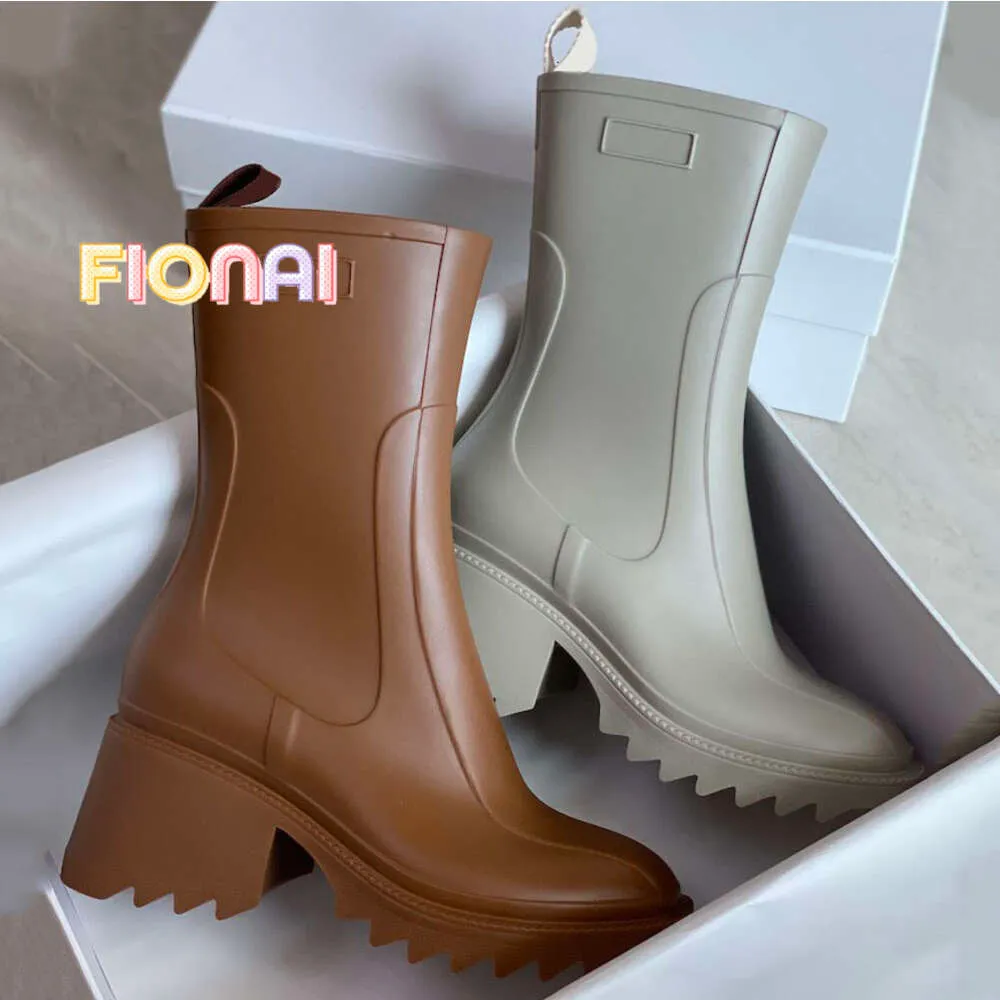 Betty Rain Boot Women PVC Boots Designer Platform Shoes Fur Beeled High heels Knee-high tall Booties Waterproof Welly Rubber Soles Outdoor Rainshoes NO237