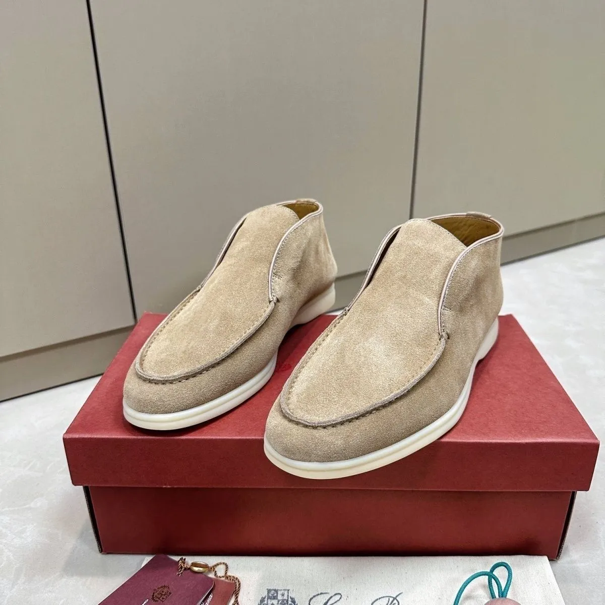 2023 Top Man Casual Loafers breda lägenheter Sneaker Open Walk Summer Walk Deck Shoes Suede Läder Mjuka skor Sport Oxfords Loafers Slip On Lor-Pianas med Designer Box