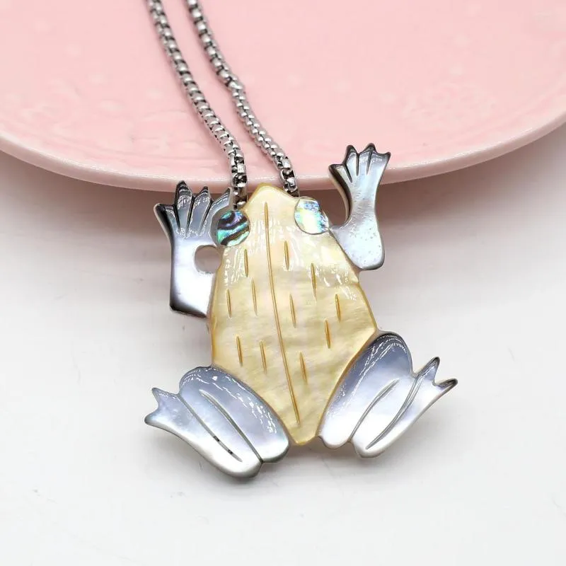 Chains Natural Freshwater Shell Necklace Pendant Yellow Frog Shaped Exquisite Charms For Jewelry Making Diy Bracelet Earring Accessorie