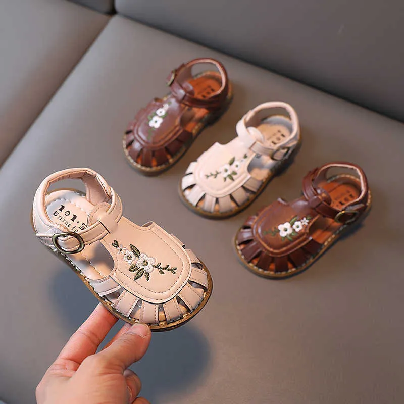 Sandalias Cámaras domo Sandalias para niñas 2023 Zapatos de verano para niños Cómodos zapatos de playa para niños con suela blanda Sandalias de princesa bordadas a la moda Tamaño 21-30 Z0331