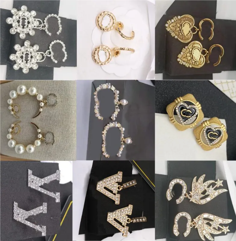 Pendientes de tuerca 20 estilos Letras chapadas en oro Stud Borla Pendiente largo Cuelga Diseñador Mujeres Cristal Rhinestone Perla Joyería del banquete de boda