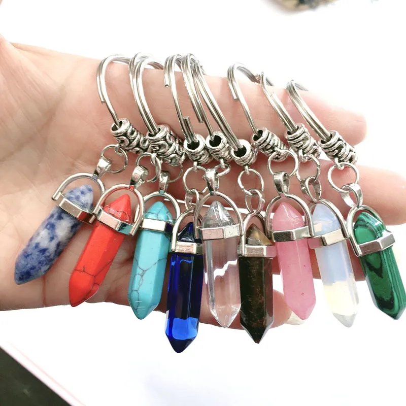 Mode Hexagonal Column Crystal Stone Keychain Pendant Natural Gemstone Key Chain Car Bag Decoration Keyring Tillbehör 9 Färger