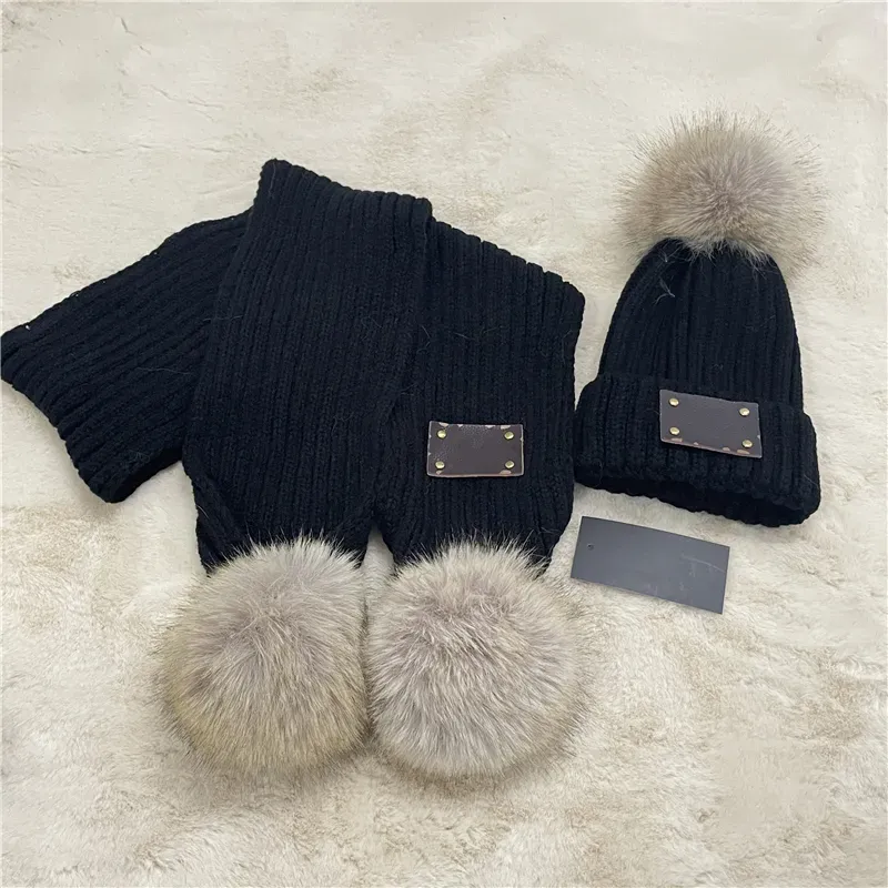 Bonnets pour enfants Ensemble écharpe Bonnet de créateur Chapeau chaud d'hiver Skullies Kid Brand Caps Knit Enfants Chapeaux Garçons Filles Gorras Poms Bobble Hat Outdoor Convient aux âges 2-14