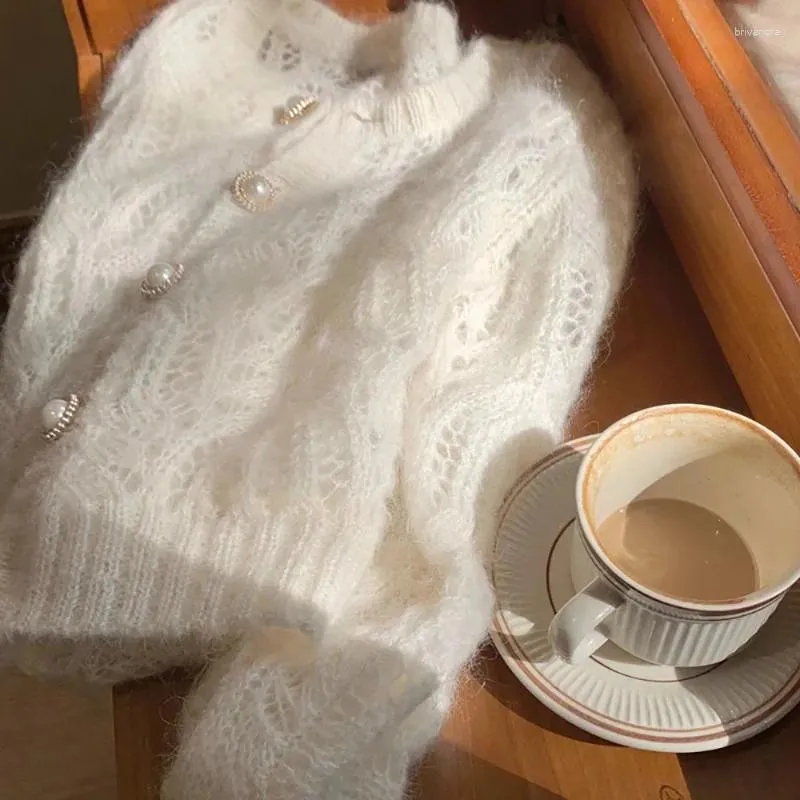 Damskie dzianiny moda pusta design perłowy guziki swetra biały krótki jesienny zimowy sweter mały zapach wiatr łagodna konsystencja top
