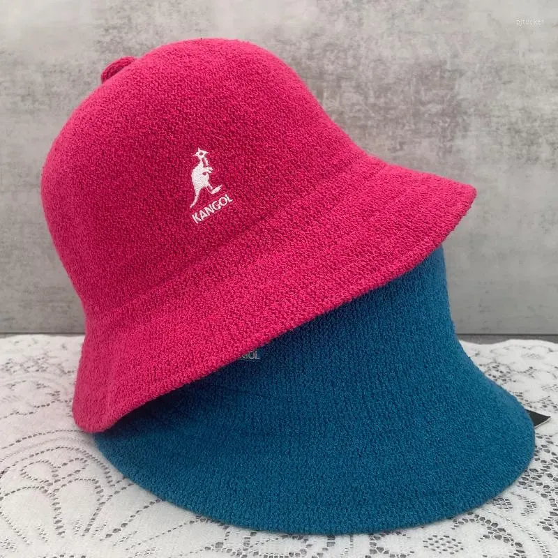 ベレー帽は春の編みカンガルーバケツハットクラシックロゴ漁師帽子ソリッドカラー女性画家の潮の潮のサンバイザー
