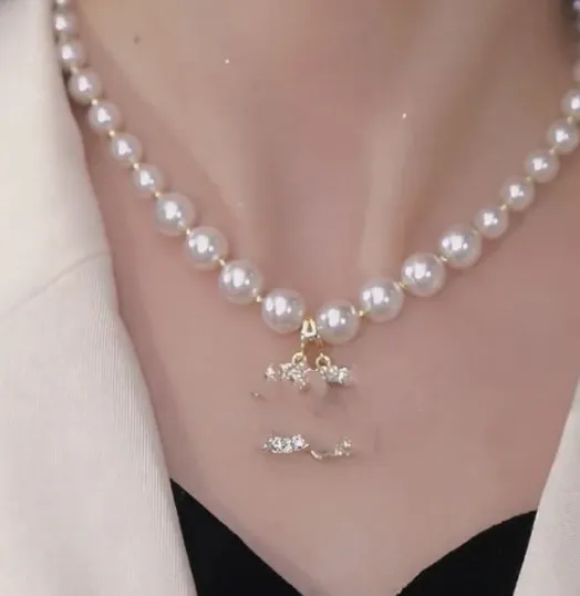 Collana di perle piccole e grandi di French Entry Lux per le donne Nuovi accessori per influencer di Internet Design Sense Collane