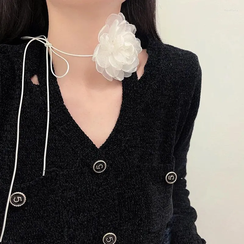 Collier ras du cou avec décorations exagérées, chaîne de cou délicate, classique, romantique, à fleurs, bijoux tendance pour femmes, charme Vintage, ruban de soie