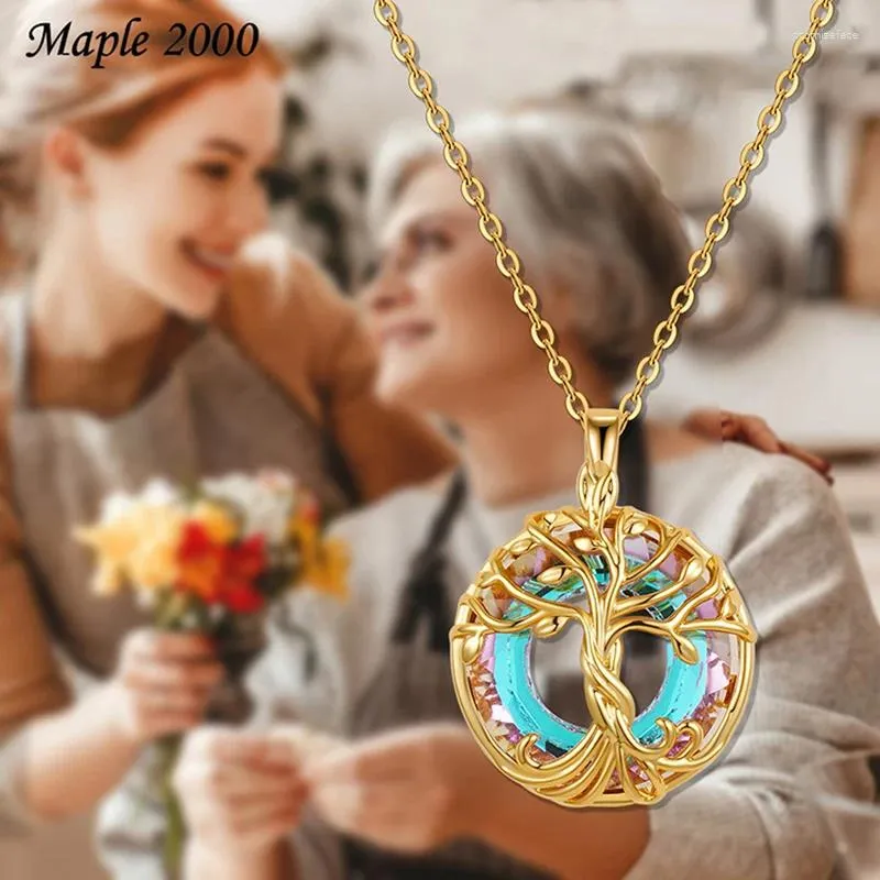 Hänge halsband Tree of Life Necklace för kvinnor Crystal Charm Clavicle Chain Ladies Fashion Plated 18k Gold Jewelry Mors dag gåva