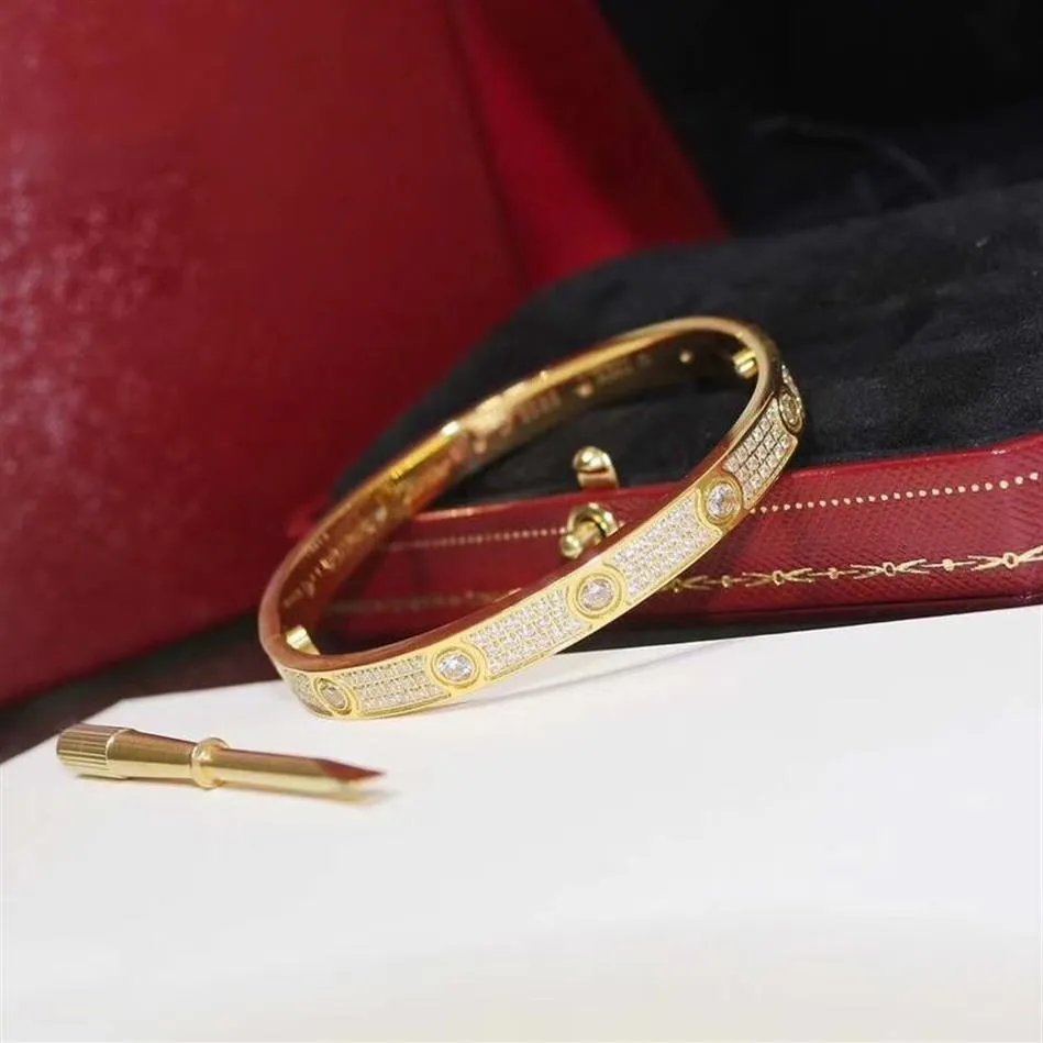 Love Series Alta calidad Tamaño europeo Diamants Bangle Fabricantes Wholer 2022 Nuevo diseñador 18k Latón dorado Retro Clas207V