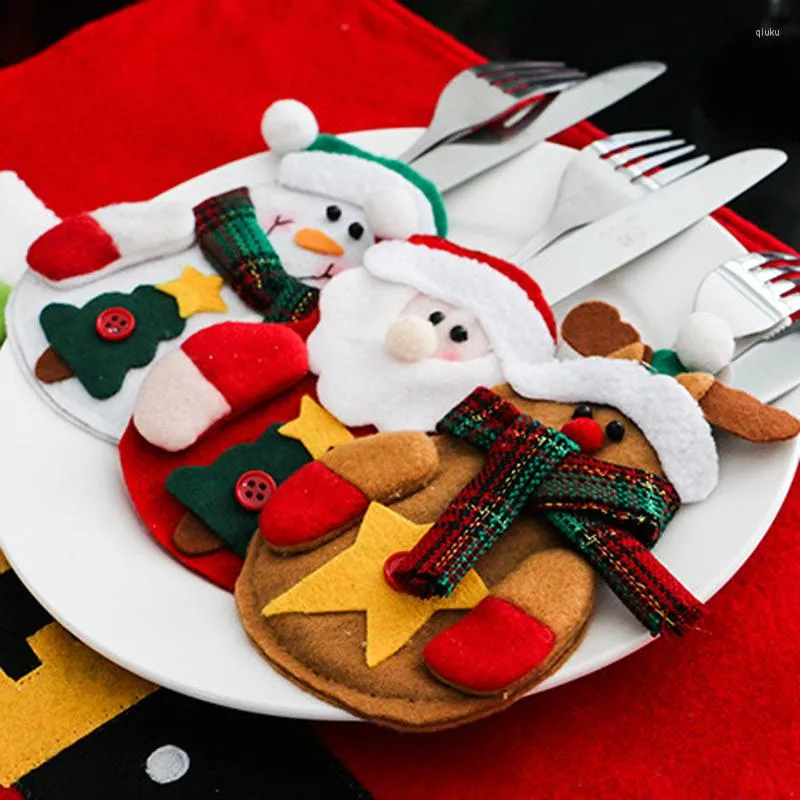 Juldekorationer 8st Santa Snowman Elk Coderware Cover Dining Table Knife Fork Holder Xmas Year Decoration for Home