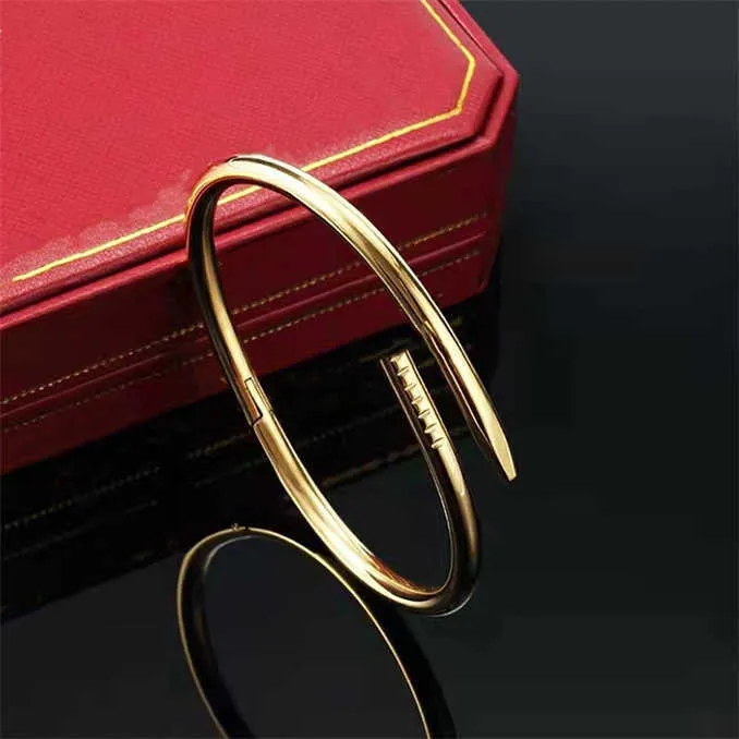 Altın Pırlanta Bilezik Tırnak Mücevher Tasarımcısı Kadınlar İçin Erkekler Barkın Tüm Elmaslar Paslanmaz Çelik Mücevherat Alerjik Hızlı Renk Tırnakları 4J5A