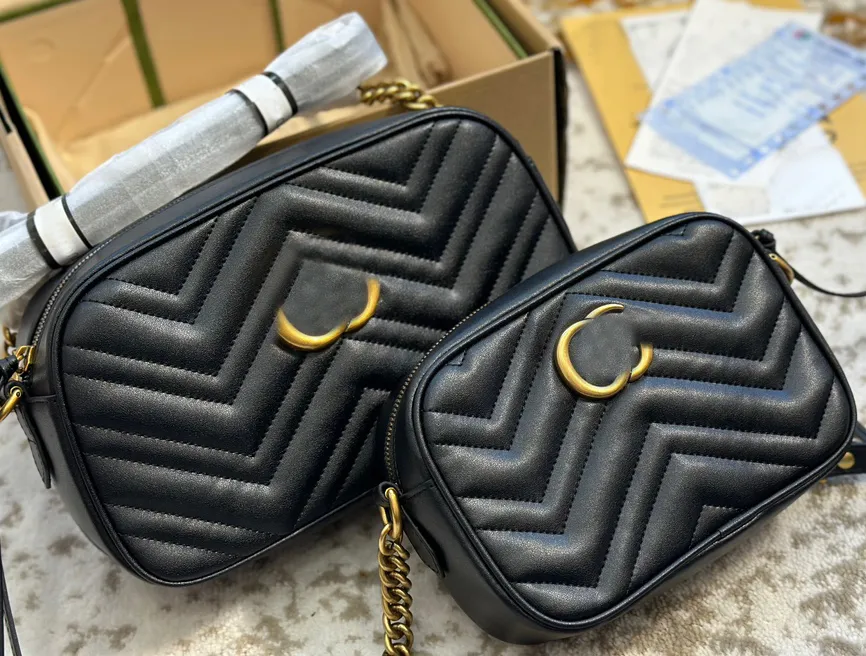 Borsa di design di lusso Borse a tracolla G Qualità Portafogli da donna di alta moda Borsa a tracolla CrossBody classici in pelle bovina Borse con catena con logo dorato Borsa da donna 5A