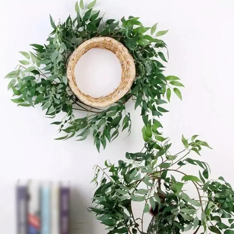 Decoratieve bloemen kransen kunstmatige eucalyptus wijnstok bruiloft achtergrond muur decor bloem grijze wilg bladeren rattangreenery arch decro