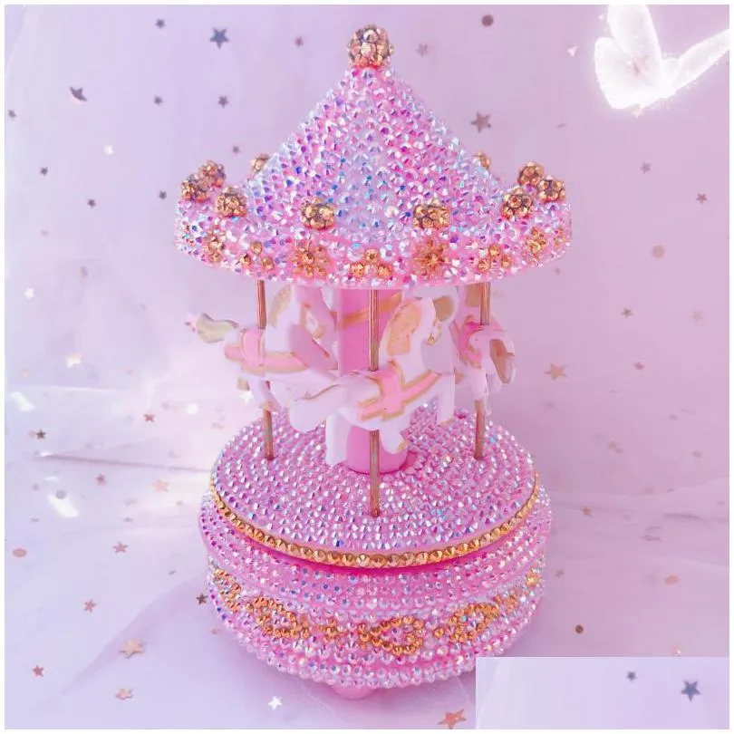 Dekorativa objekt Figurer Sparkling Carousel Music Box Merrygoround All Rhinestone Figurine Home DEC DH5GA