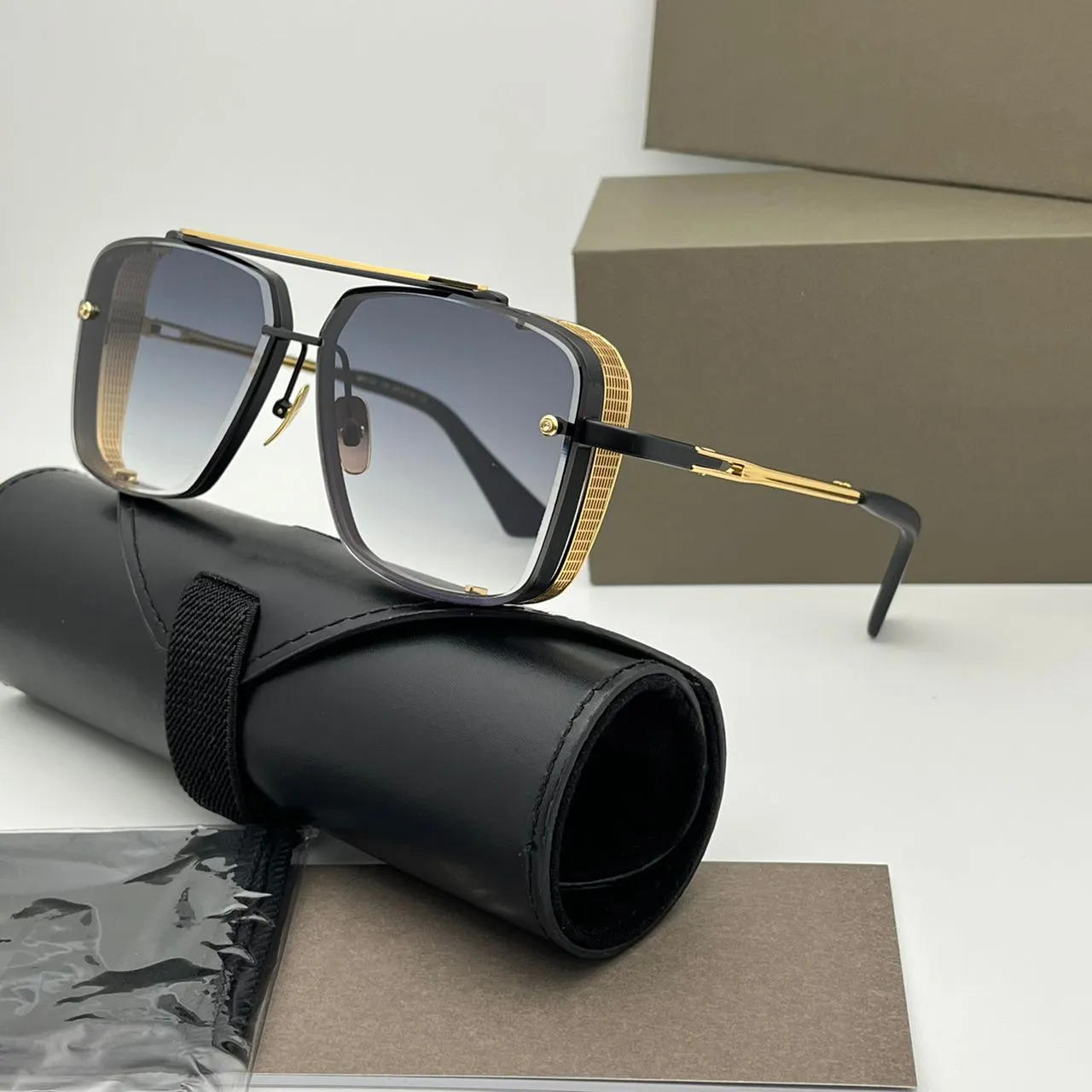 L EDITION M SIX Sunglasses For Men and Women Summer Classic Style Anti-Ultraviolet Retro Plate Square Full Frame Fashion Eyeglasses Random Box