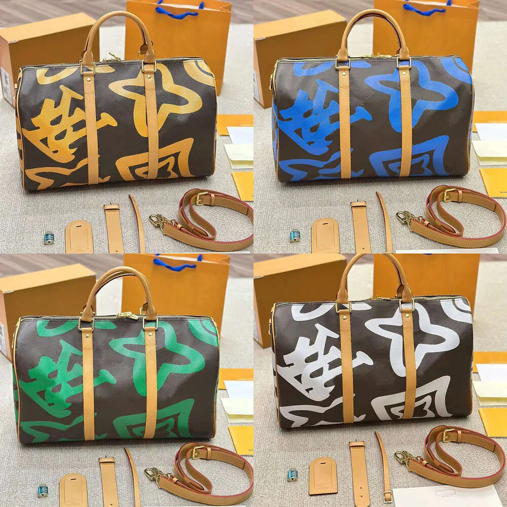 Luxurys Designer Men Graffiti Keepall 45 Duffel Bag France Brand L Монограммы Кожаный узор Цветы Печатные сумки для багажа Леди Открытый аэропорт Дорожные сумки