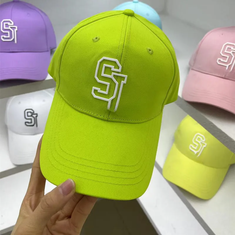 Usine en gros multicolore chapeau mâle lettre broderie casquette à visière coréen soleil-preuve décontracté soleil-preuve casquette de baseball