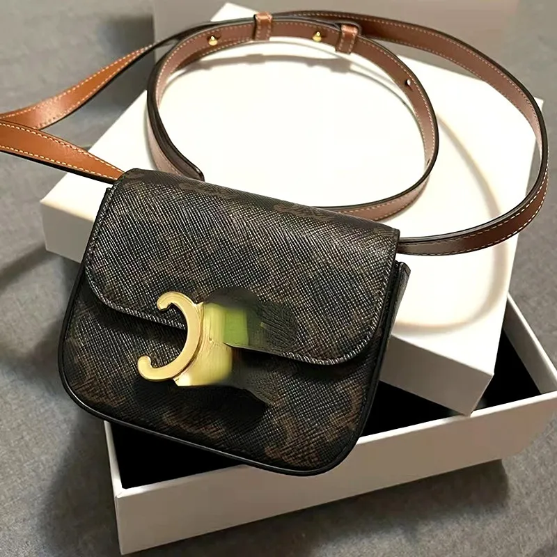 イブニングバッグ2023新しい小さな正方形のバッグミニ財布マウスレッドエンベロープシングルショルダークロスボディスモールバッグタイド