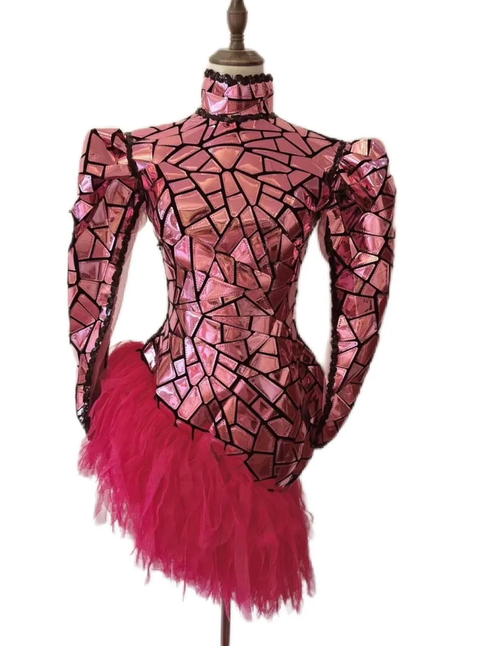 Abbigliamento da palcoscenico Vestito a specchio riflettente con paillettes rosa rosa Compleanno Festeggia il cortometraggio da ballo del ballo di fine anno da bar