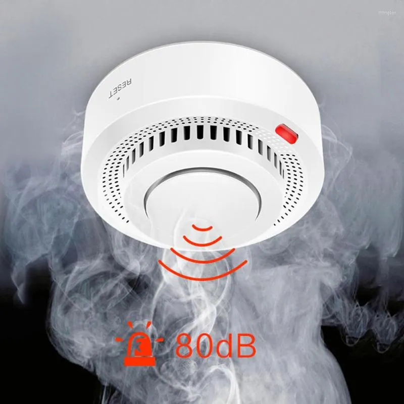 WiFi Smoke Sensor Wireless 70db Fire Detection Alarm Tuya App Real-time Monitoring Battery Powered For Home Kitchen Security