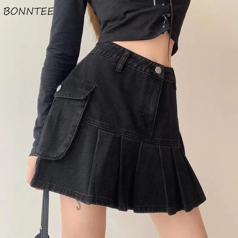 Skirts Women Folds Denim Mini Sexy Kawaii Streetwear Korean Style Chic Casual Aline Vintage Fashionable Harajuku Sweet Girls 230404