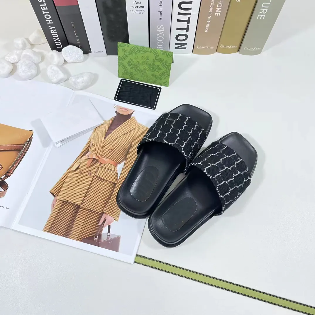 Квадратная головка Flat Slippers Неделя моды Новая оригинальная вышитая нить напечатана с частной моделью кожаной подошвы 5-44