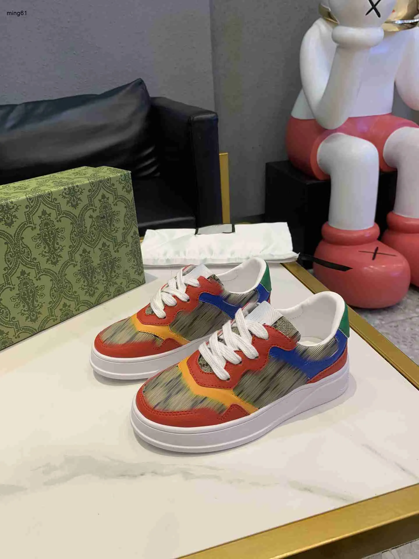 Brand Baby Shoe Kolny szwy projekt dzieci Sneakers Opakowanie Rozmiar 26-35 Logo Siatka Drukuj dziecięce buty