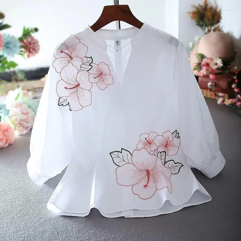 Women's Polos Tunic White Shirt Women Chiffon Flower Embroidery Blouse V Neck Office Ladies Tops Casual High Quality Summer Puff Sleeve