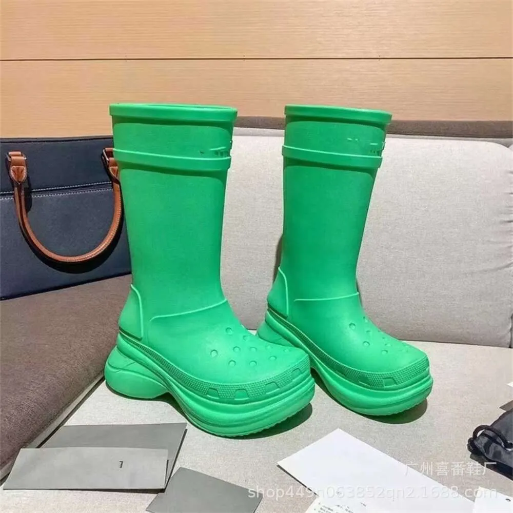 Balenciga High Version Co märke Mid Range Rain Boots 2023 Spring/Summer Rainy Season präglade förhöjda ensamstående regnskor Kvinnor skor